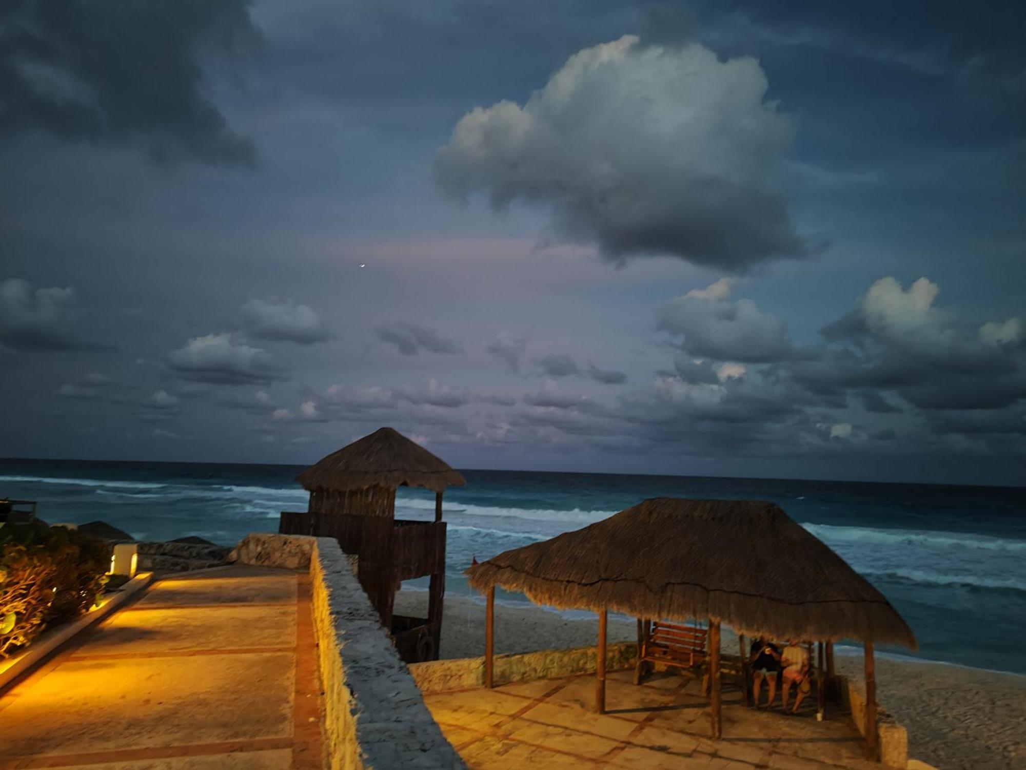 Solymar Condos Cancun Exterior photo