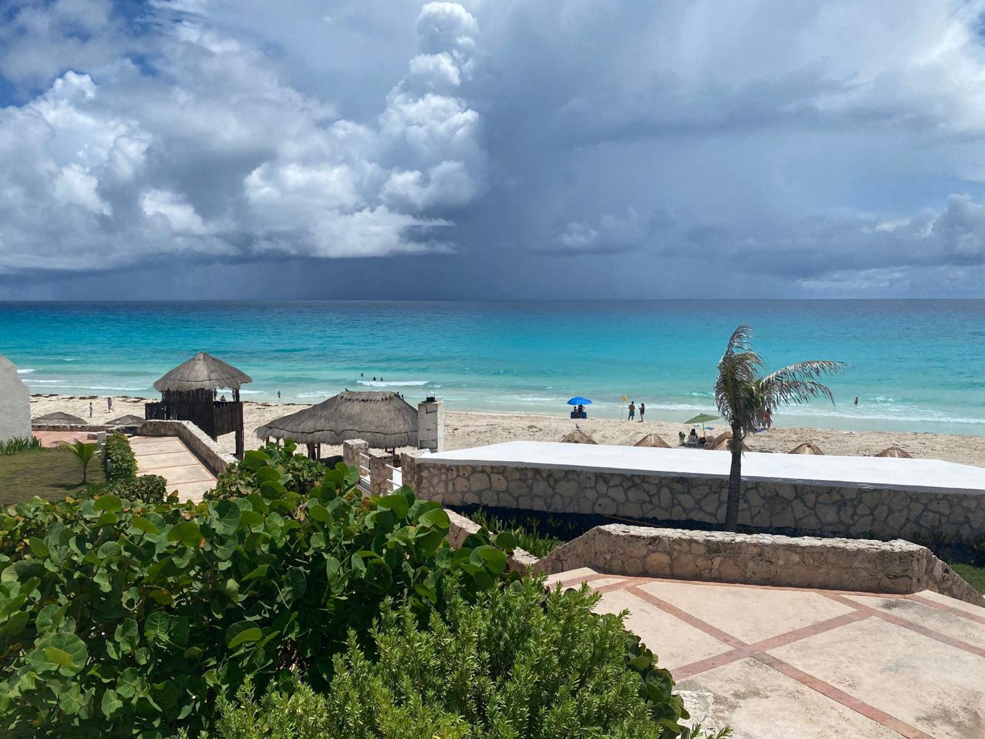 Solymar Condos Cancun Exterior photo